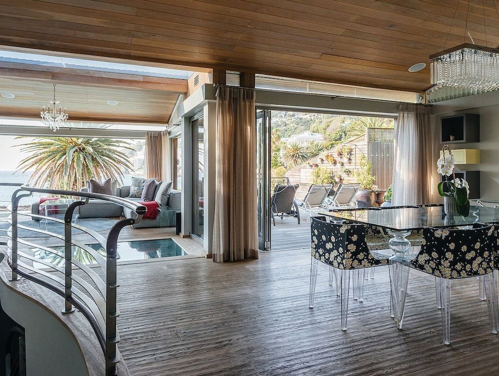 25 Third Beach Clifton