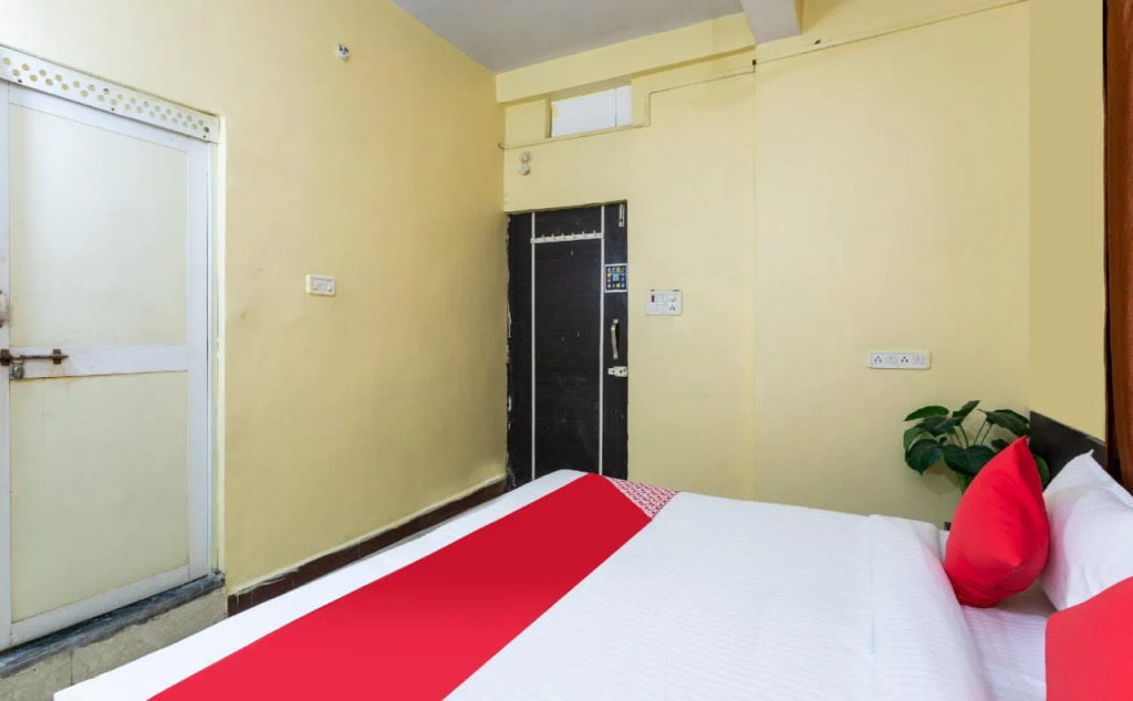 Hotel Paradise Residency