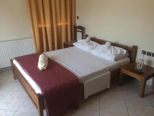 Molos Beach Rooms