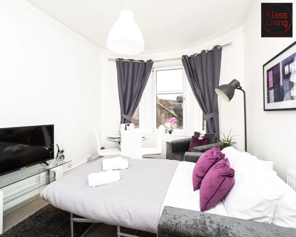 One Bedroom Apartment by Klass Living Serviced Accommodation Rutherglen - Crossroads Apartment With WiFi and Parking