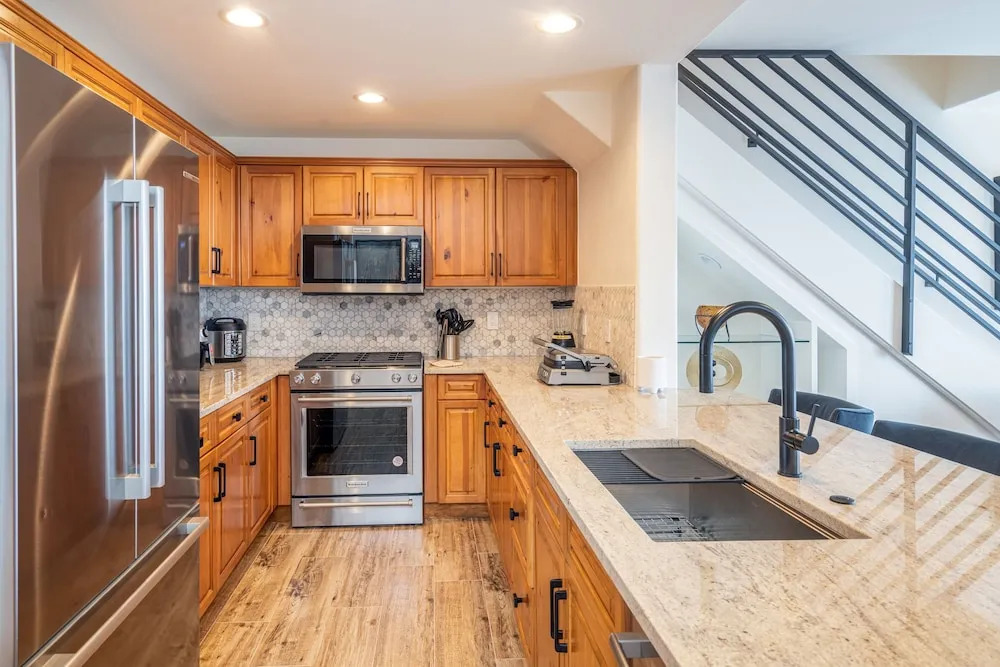 Bear Creek Lodge 411 4 Bedroom Condo by Alpine Lodging Telluride