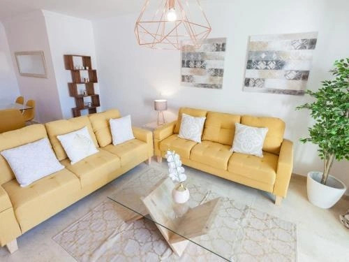 VACATION MARBELLA I Contemporary Central Apartment, Swimming-pool, 24-7 Security, a minute from the