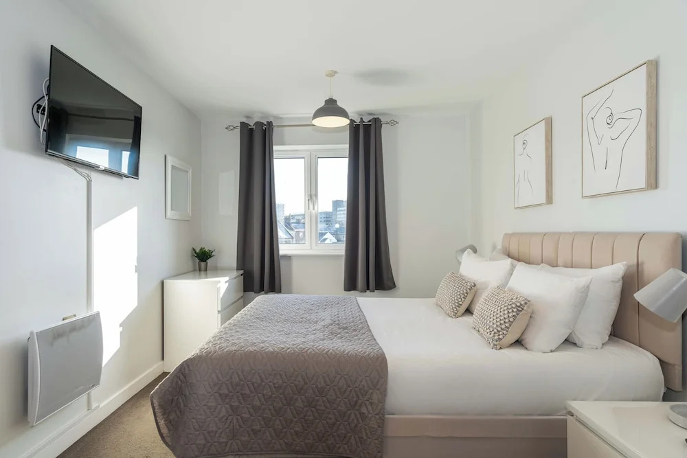 Cotels Centro Budget Busting Apartments! CENTRAL LOCATION, PARKING, FIBRE WIFI, SMART TV, FULLY EQUIPPED KITCHEN