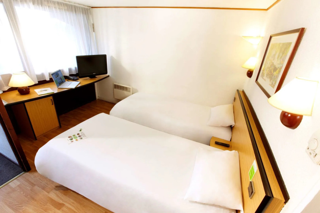Campanile NATURE - Paris Ouest Gennevilliers Port