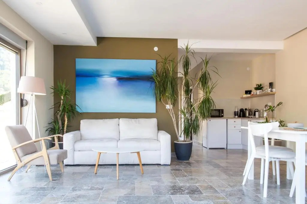 Blanche Cliff Apartments