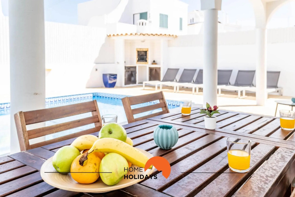 #072 Fantastic and Typical House with Pool and 3m Beach