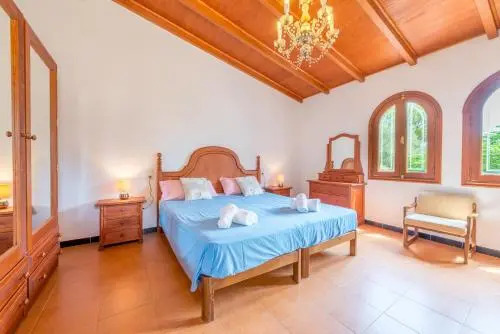 Finca Es Rafalot de Dalt by Mallorca House Rent