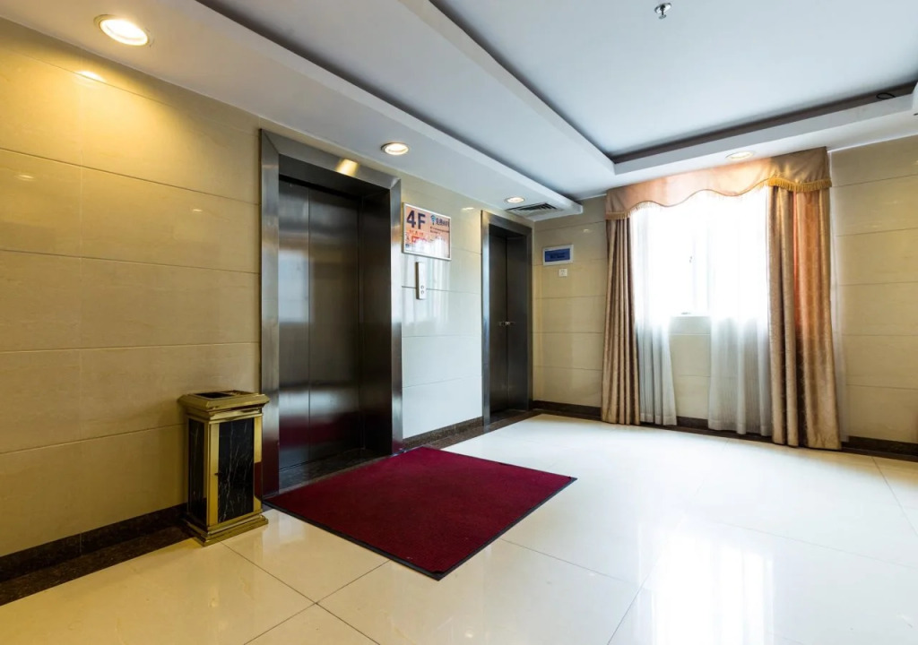 Huangpu Hotel