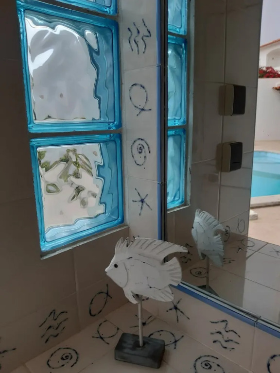 Impecable 4-bed Villa in Praia da Areia Branca