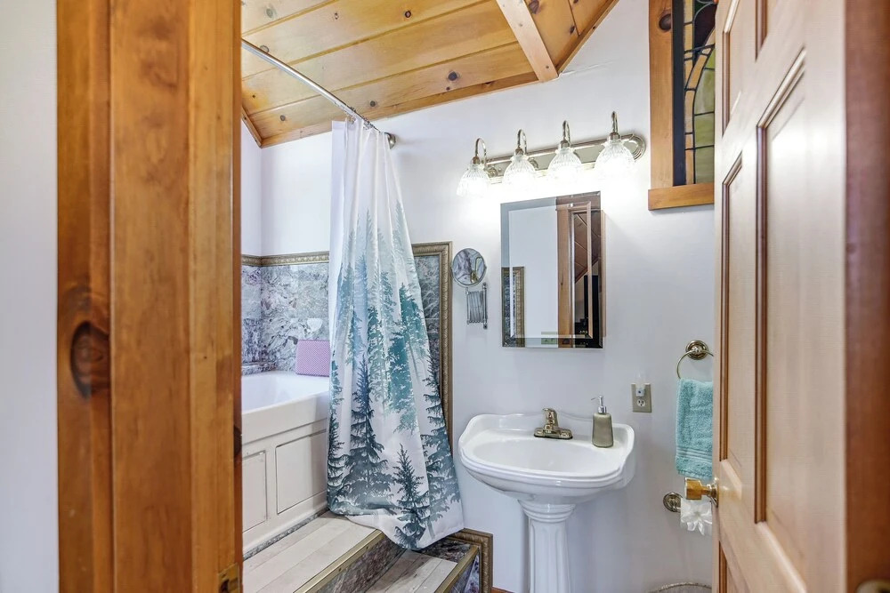 West Virginia Cabin Near Snowshoe Mountain Resort