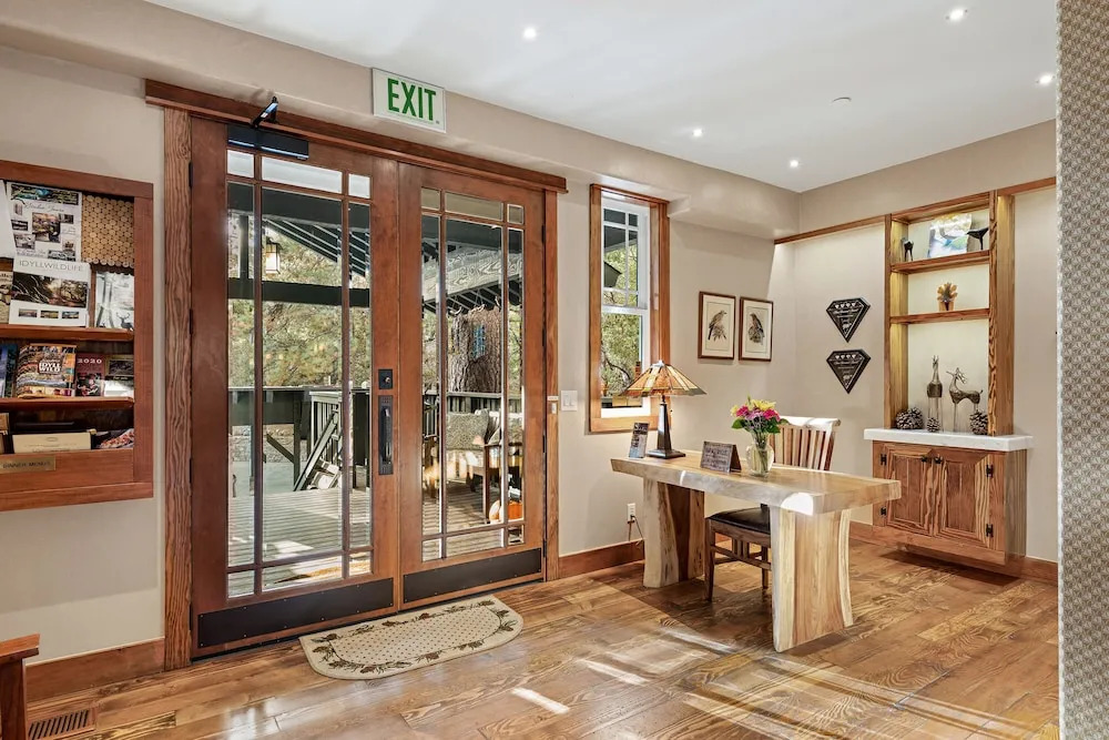 The Grand Idyllwild Lodge