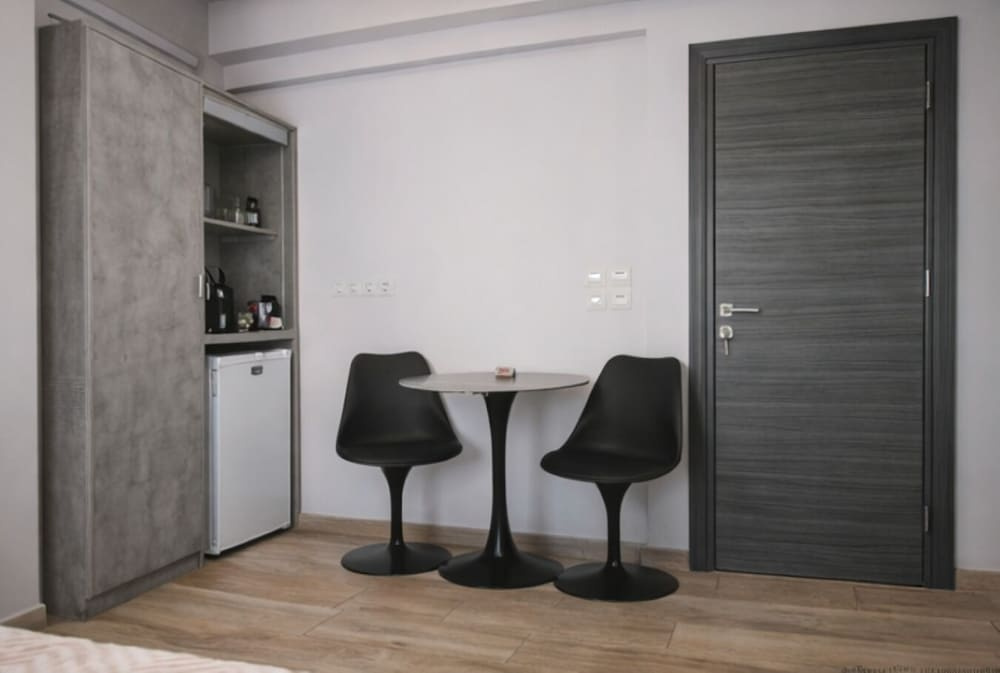 Airnest Suites Near Athens Airport By SEM