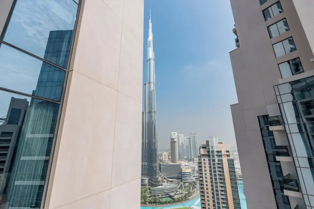 2BR High Floor Act I Act II T1