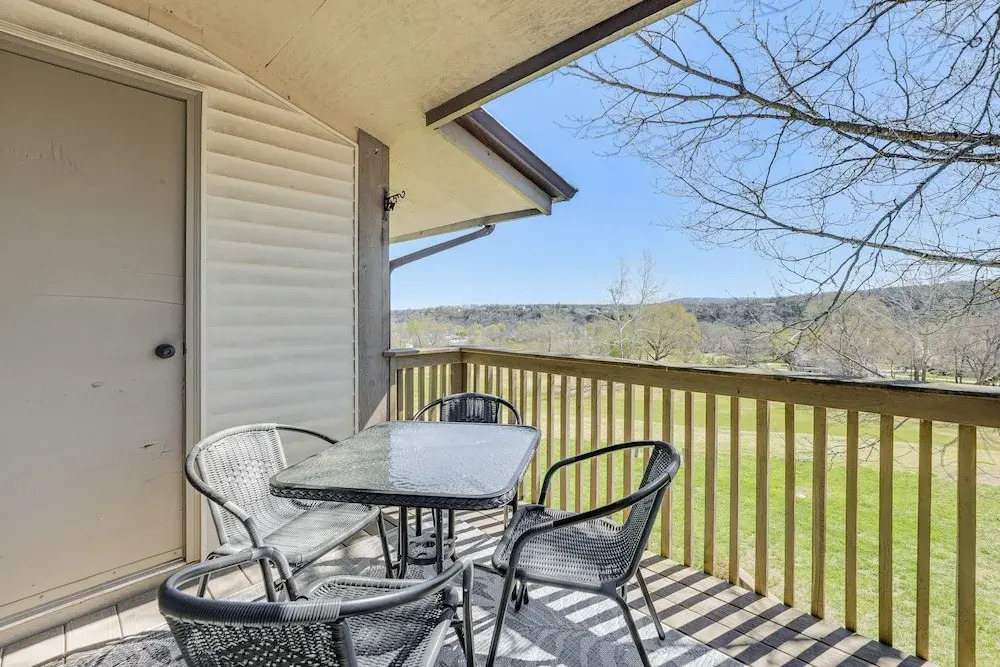 5 Mi to Strip! Pointe Royale Condo w/ Indoor Pool
