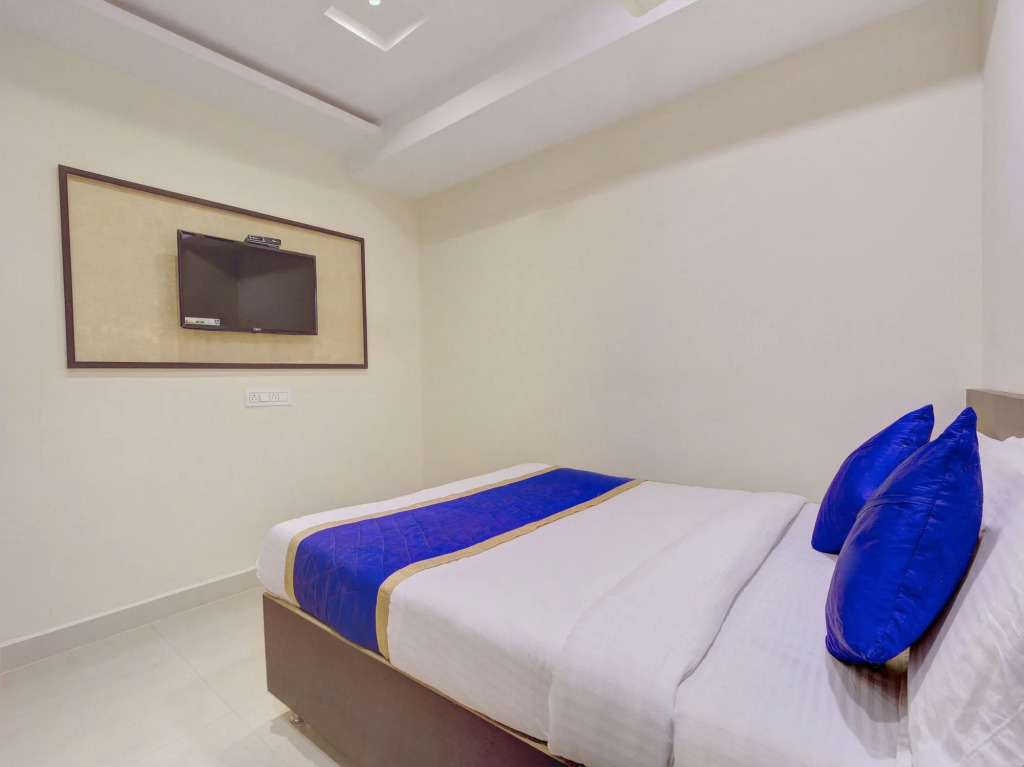 Hotel SVS Luxury Rooms JNTU-Kukatpally Hyderabad