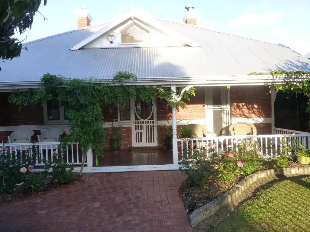 Lakeside Bed & Breakfast