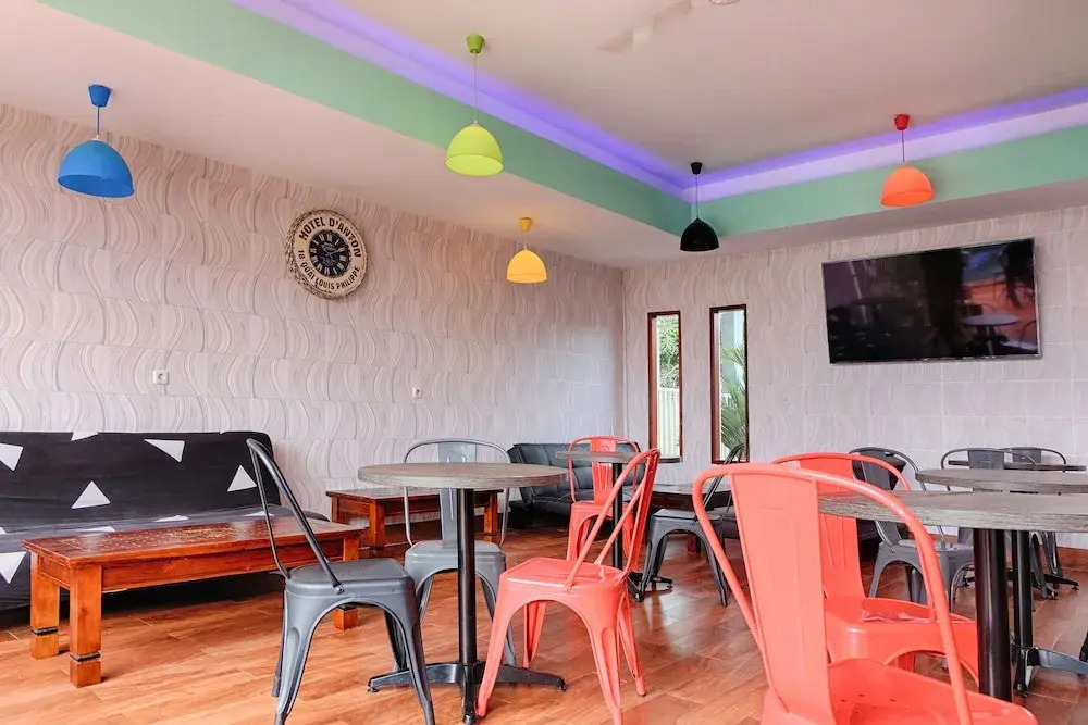 Hotel Jinan Makassar by OYO Rooms