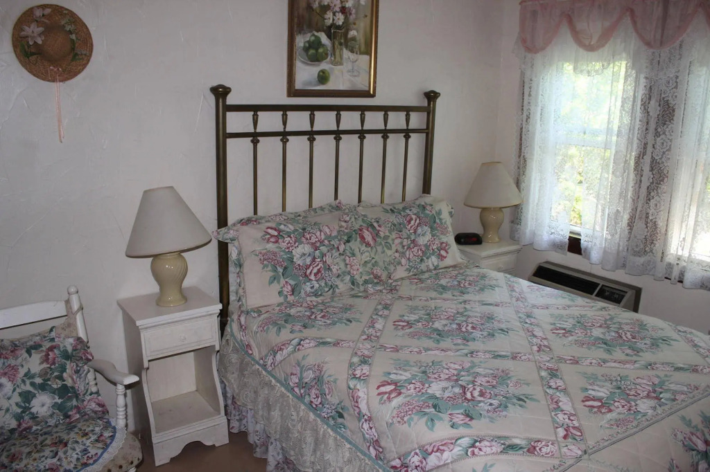 Sea Breeze Inn