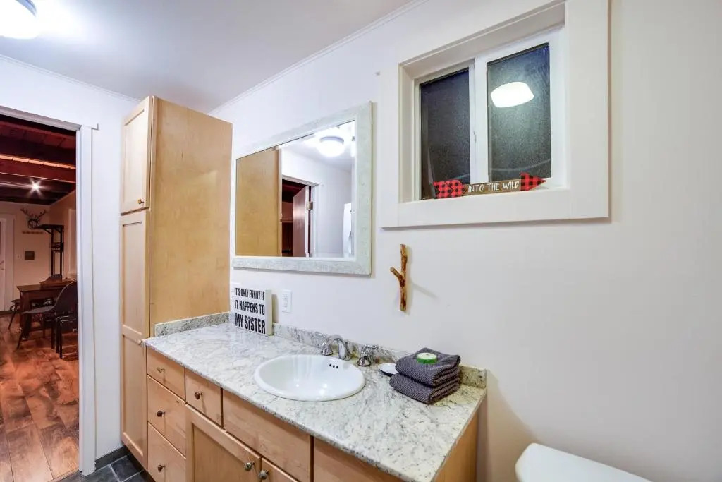 Snowline Cabin 66 - Hot Tub - Wi-Fi - 3 Bedroom - Sleeps 10