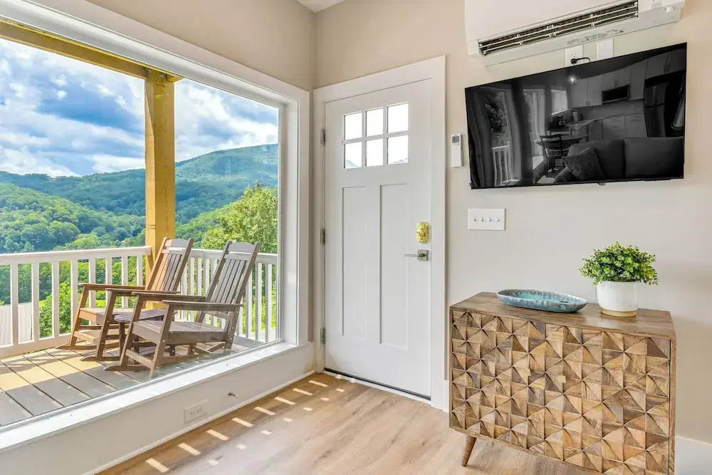 Smoky Mtn Getaway: Modern 2br/2ba W/stunning Views