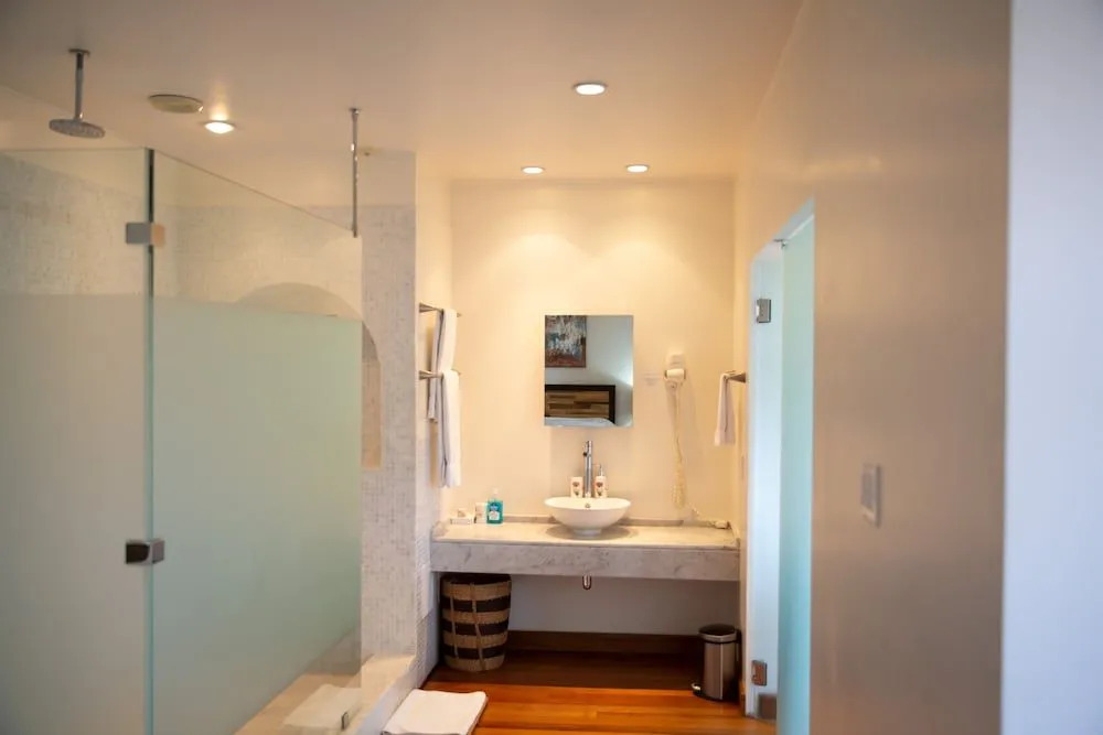 Barefoot Luxury - Pool & Walk To Holetown Beach
