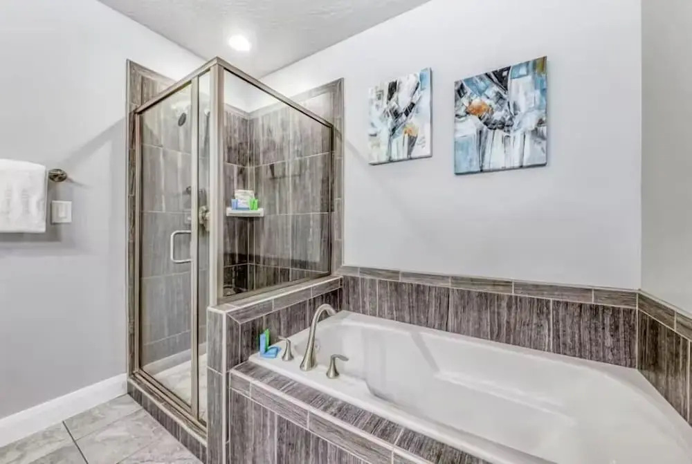 The Modern Villa - Pet Friendly 3 Bedroom Townhouse