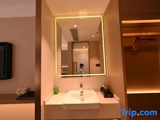 MCP Hotel (Guangzhou Jiangnanxi Dongxiaonan Metro Station Branch)