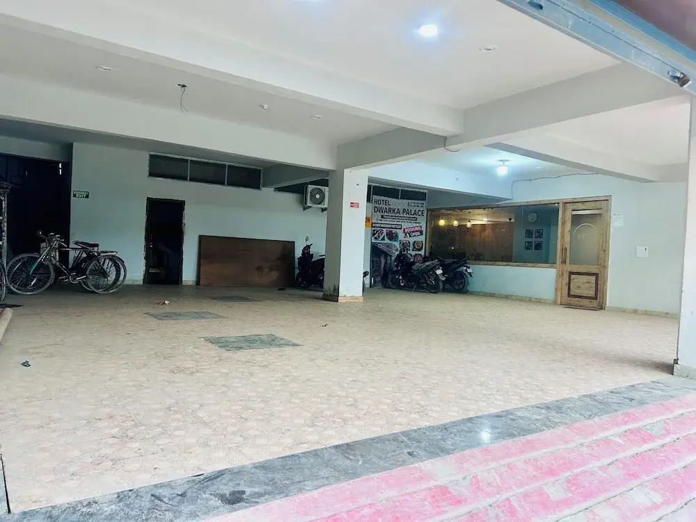 Hotel Dwarka Palace