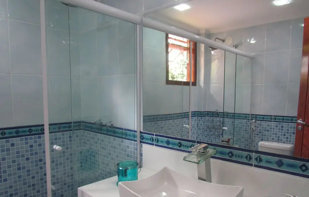Casa em Condomínio Prox a R das Pedras