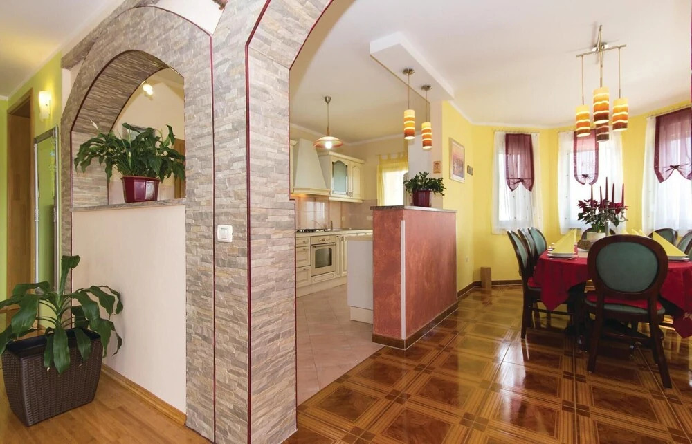 Amazing Home in Marcana With Wifi and 6 Bedrooms