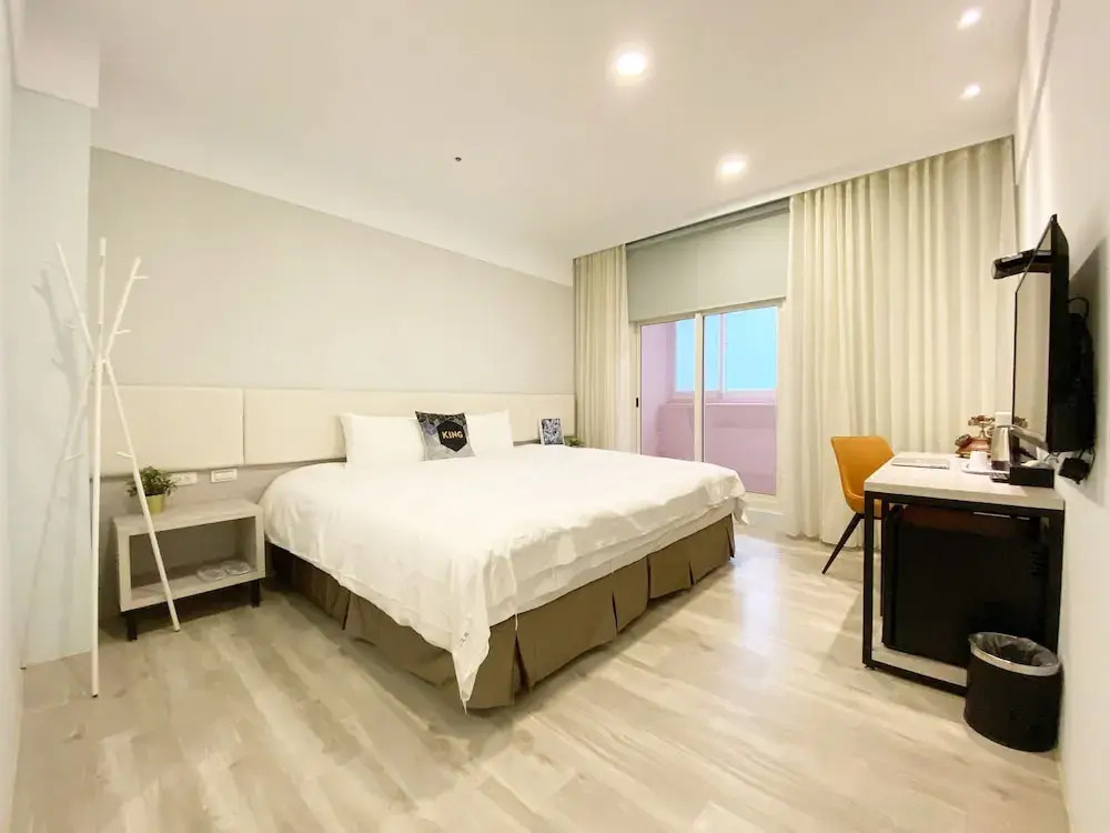 Gold Hotel