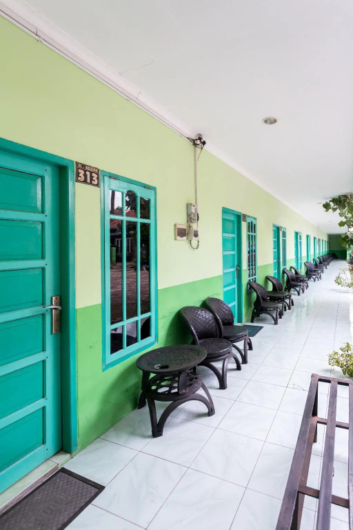 OYO 1745 Guest House Nur Aziziah 2