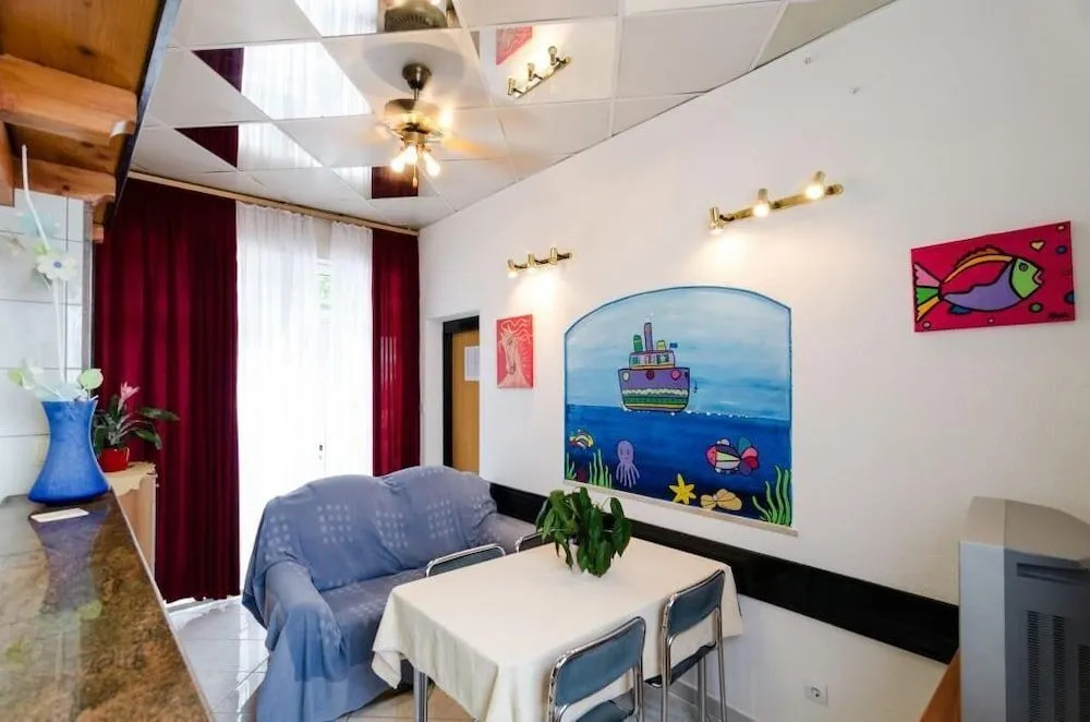 Apartments and Rooms Tatjana