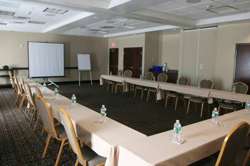 Hampton Inn & Suites Syracuse Dewitt