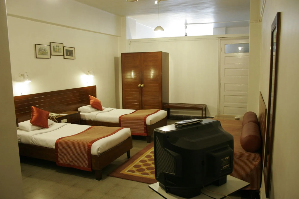 West End Hotel