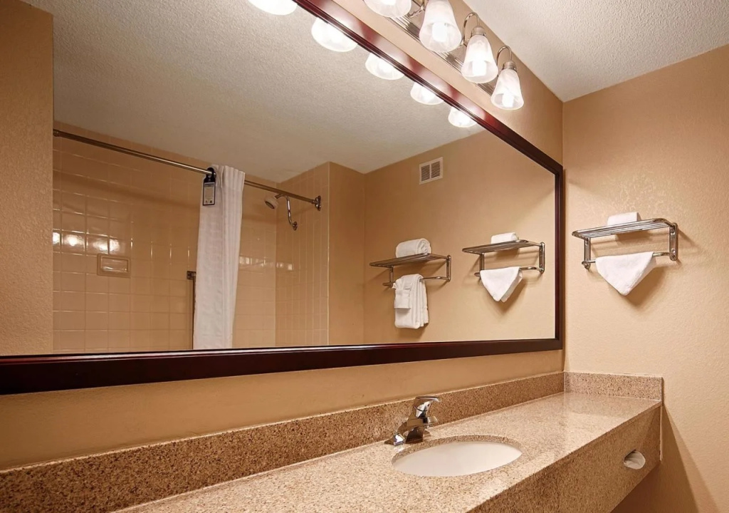 Days Inn & Suites by Wyndham Johnson City
