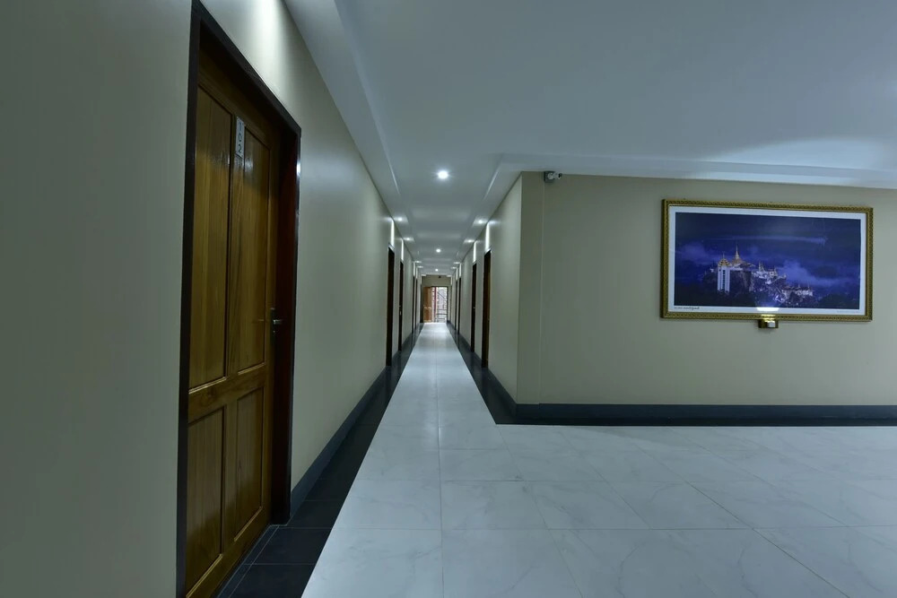 Gold Hotel