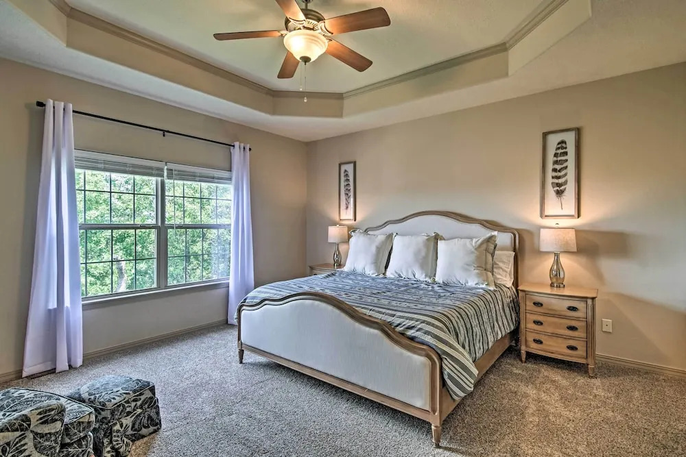Expansive Townhome w/ Game Room & Community Pool