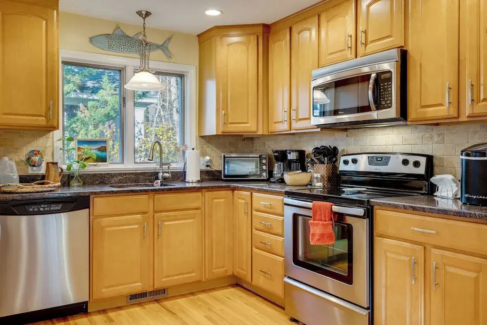 < 1 Mi to Dtwn Ogunquit! Coastal Family Retreat