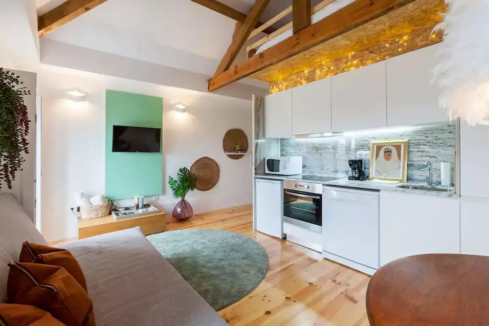 Boutique Rentals - Republica's Garden Studio with views