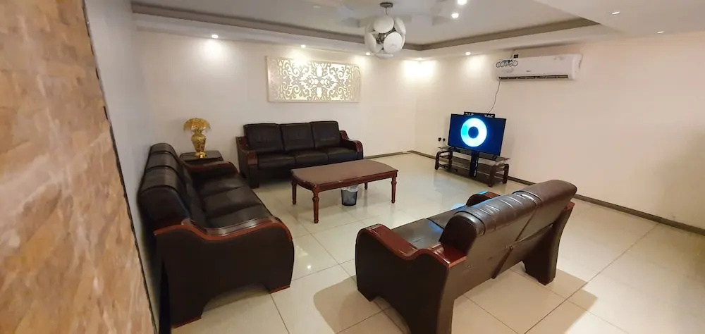 Saryet Al Hamra Hotel Apartments
