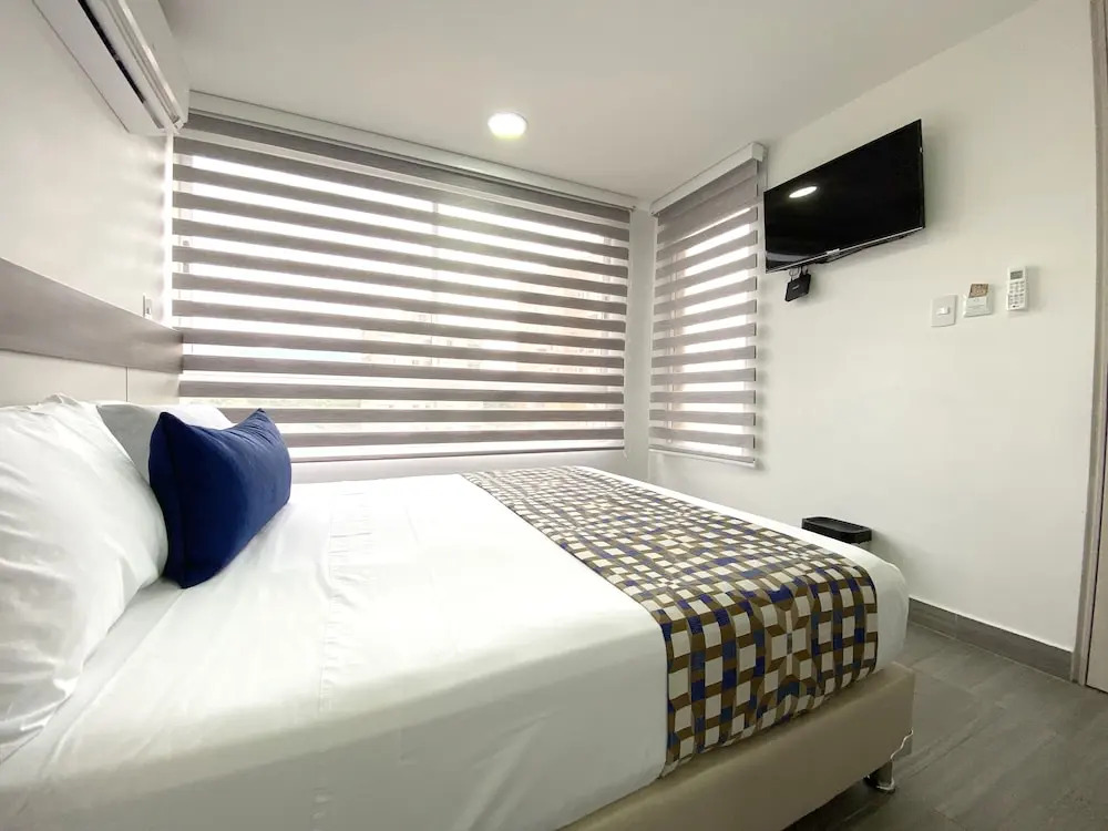 Seven Inn Hotel