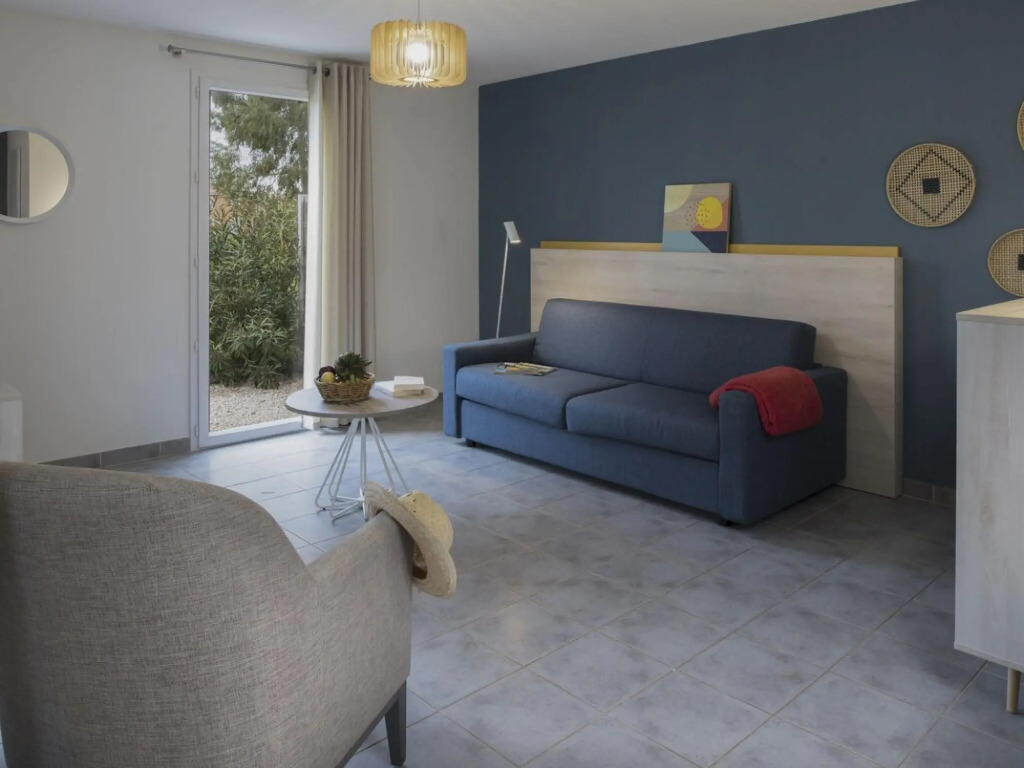 Holiday home in Mediterranean style with air con and bubble bath
