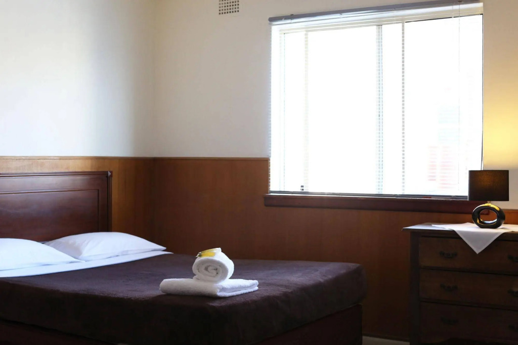 Holiday Lodge Hotel