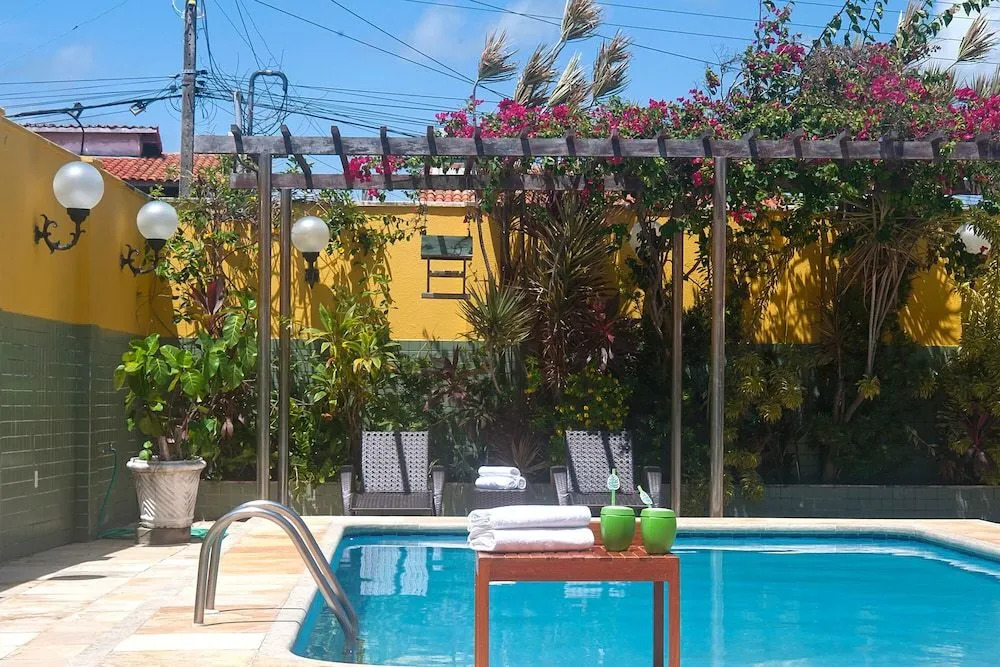 Casa com Piscina na Praia do Iguape by Carpediem