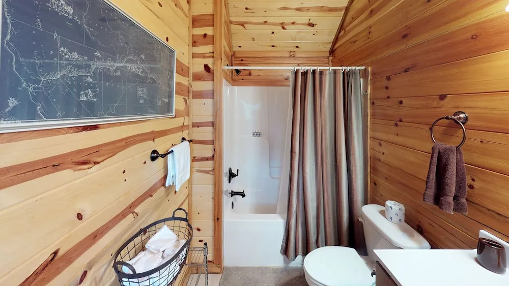 Courtside Cabin - Studio Cabin