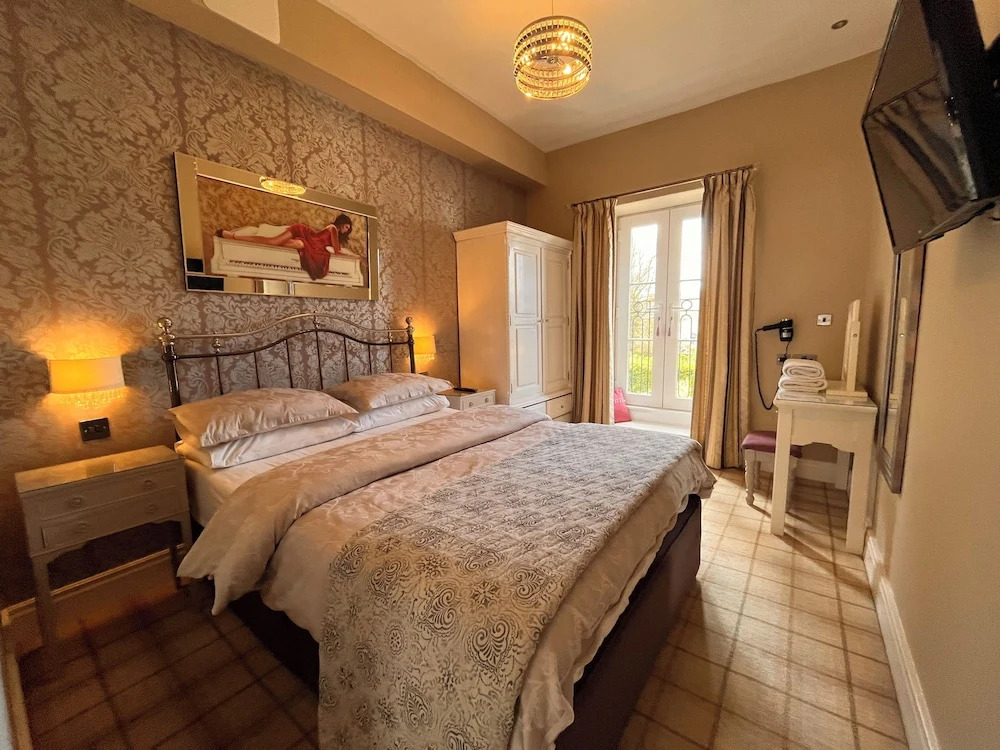 Bowness Bay Suites