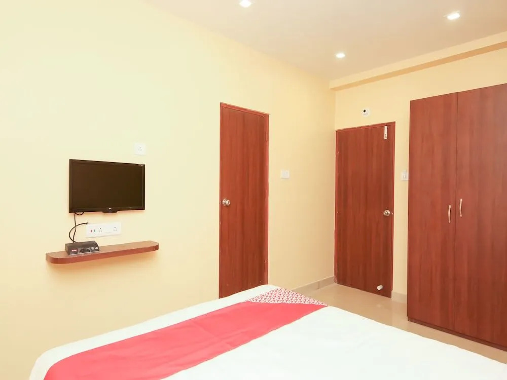 OYO 650 Flagship Gokul VIP Road