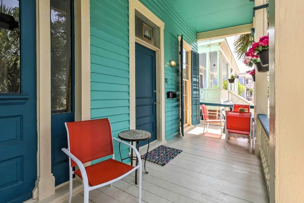 Vintage Galveston Apt < 1/2 Mi to Porretto Beach!