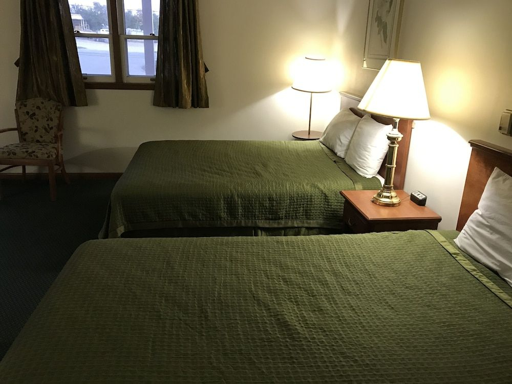 Colonial Inn